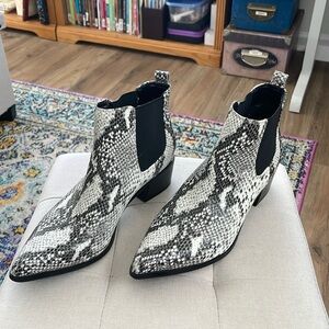 Blondo Snake Print Ankle Rain Boots Size 10